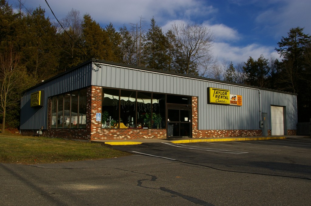 Expert Rental, Torrington, building, 696 Winsted Rd.